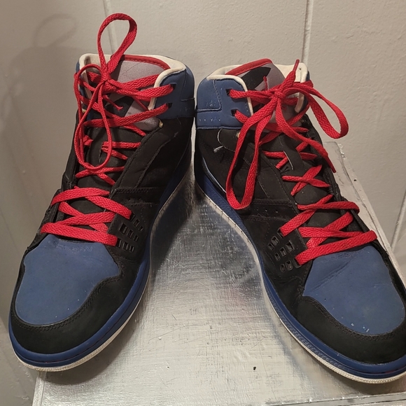 Air Jordan Flight sneakers in size 12. - Picture 6 of 6